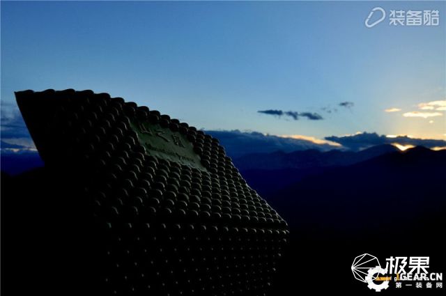 防潮垫让我在户外照样能睡席梦思新葡京娱乐场app超轻便折叠(图4) 防潮垫让我在户外照样能睡席梦思新葡京娱乐场app超轻便折叠(图4)