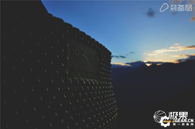 防潮垫让我在户外照样能睡席梦思新葡京娱乐场app超轻便折叠(图7) 防潮垫让我在户外照样能睡席梦思新葡京娱乐场app超轻便折叠(图7)