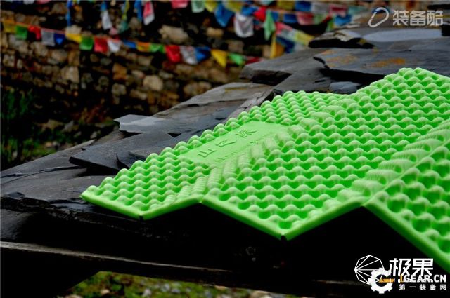 防潮垫让我在户外照样能睡席梦思新葡京娱乐场app超轻便折叠(图8)